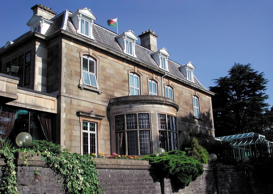 Manor House Hotel Exterior