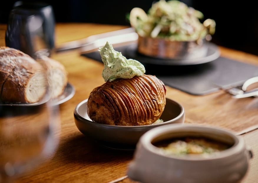 Newbridge on Usk Dining