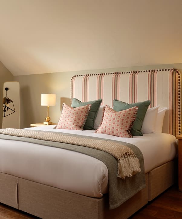 Newbridge on Usk Deluxe King Dashing Dace